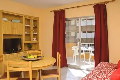 Image de Appartement à Torroella de Montgrí avec piscine, terrasse et WiFi, proche plage et centre-ville