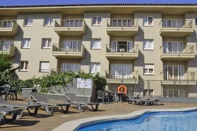 Image de Appartement à 300m de la plage, 1 chambre, piscine, clim, wifi, terrasse avec meubles