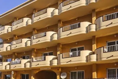 Image de Appartement 2-4 pers avec piscine, proche plage et centre, wifi gratuit, Torroella de Montgrí