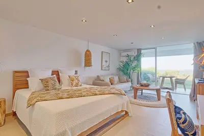 Image de Studio spacieux avec piscine et vue mer à Saint-Martin