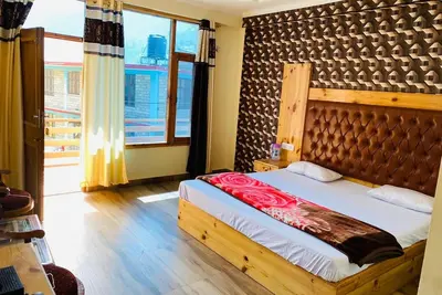 Image de Timber Hill Hotel: Luxury Retreat with Stunning Mountain & Snow Views