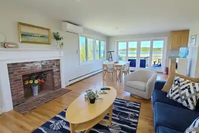 Image de Indian Neck 2bd--Chipman's Cove Water Views, Less than 0. 2 Mi to Burton Baker Beach, A/C, Outdoor Shower