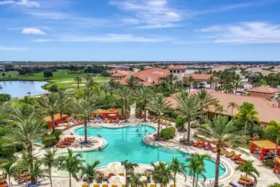Image de Condo available monthly. Pickleball, Tennis Pools free. Golf available for fee.