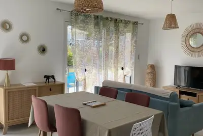 Image de Maison Neuve, Située Entre Mer et Forêt