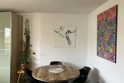 Image de Appartement de charme - 50m2 - Belleville / Buttes Chaumont - balcon