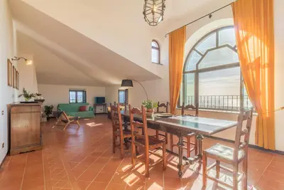 Image de Agri-relais Il Poderaccio: your memorable stay on the Lake