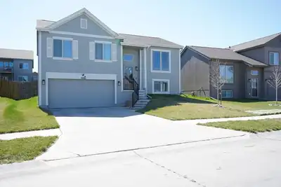 Image de Urban Retreat: Family house Minutes from Downtown & Lake Cunningham