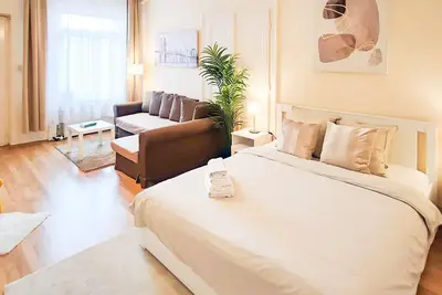 Image de Ideal family suite near Oktogon and Andrassy avenue +wi-fi +a/c +elevator