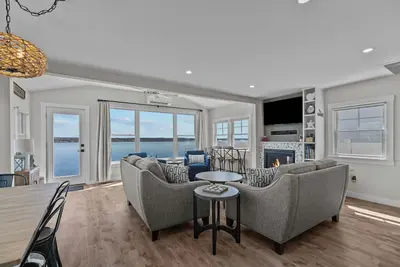 Image de New Waterfront home in Portsmouth!