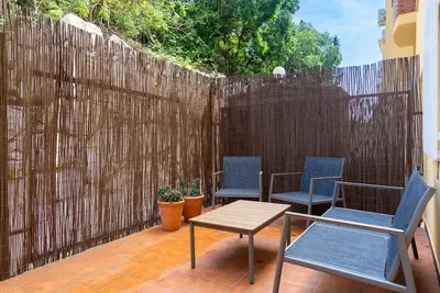 Image de Modern, Familjevänlig Lägenhet med Terrass och Balkong, Samt Pooler