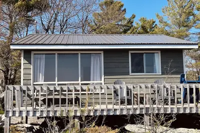Image de Bayshore Cottage - Off on the point by itself