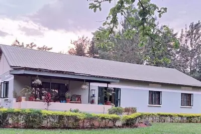 Image de Off grid WiFi Ks bed spacious home Nile river views sleeps 8 10km to Jinja