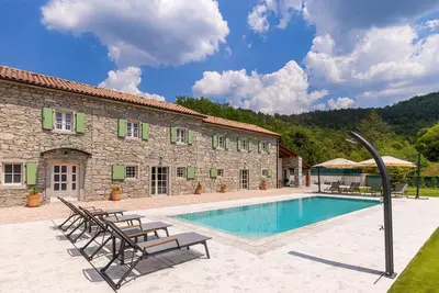 Image de Jolie maison à Buzet avec WiFi
