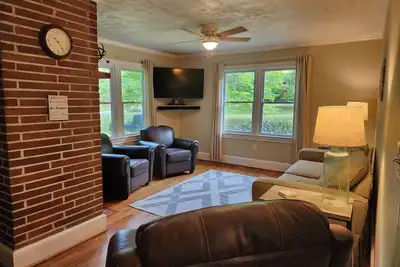 Image de Peggy's Cottage - 2br/1ba, 18 minutes from downtown Greenville