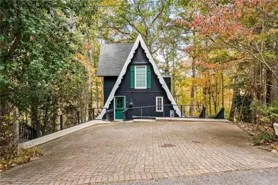 A-Frame on Lake Lanier with Private Dock