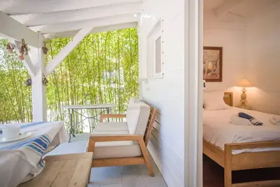 Image de Superbe villa de plage avec piscine chauffée et jacuzzi proche des plages