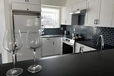 Image de Family sized home minutes from the airport. Your Alaska base camp!