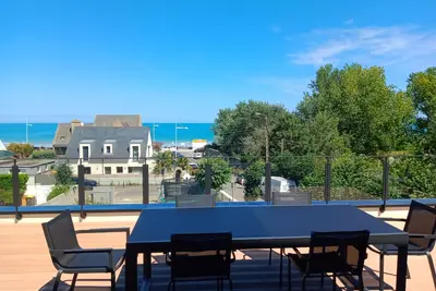 Image de Belle et grande maison moderne vue mer et jardin. mer et plage a 30 mètres.