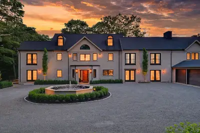 Image de The Charles Chateau |  Boston Mansion | Sleeps 14+