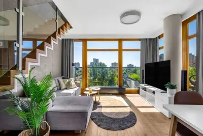 Image de 86m2 Two-Level Suite - Parking, City View, Metro by Rentujemy