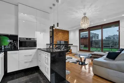 Image de Business Apartments - 52m2 Terrace, Parking, Metro by Rentujemy