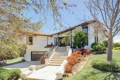 Image de 3932 Serene Carmel Views - Ocean Views, Available for Extended Stays!