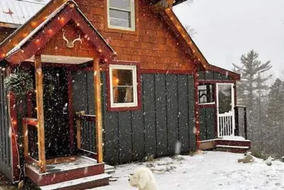 Image de Cozy log cabin w/ mtn view +hot tub pet friendly