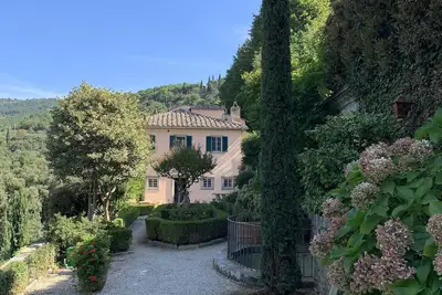 Image de Historic Villa in the heart of Tuscan wine country!