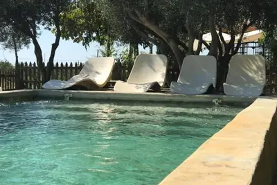 Image de Mas de charme avec piscine à Beaucaire