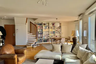 Image de Beau & grand duplex avec terrasse rooftop de 100m²