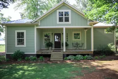 Image de Lake Therapy, Cottage on the Water with Wifi!