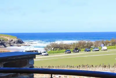 Image de Stunning three-storey beach house overlooking the beautiful Treyarnon Bay.