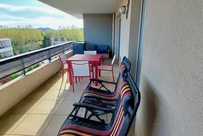 Image de Appartement 3 pieces, Grand balcon, 10 mn plage et commerces