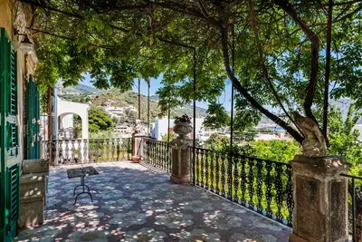 Image de villa di charme vicino al centro
