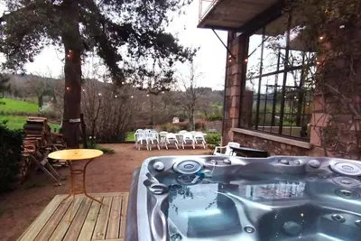 Image de Grand Gîte de Groupe Près de Lyon Pour 18 Personnes Avec Jacuzzi