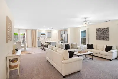 Image de Serenity, a tranquil 4-bed, 3-bath home minutes away from Uc Merced.