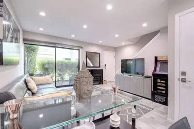 Image de Prime Old Town Scottsdale Location! ! Walk to Fashion Square and Old Town Shops!