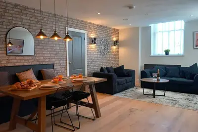 Image de Pass the Keys | Apartment 2 Old Conservative Club in Historic Town