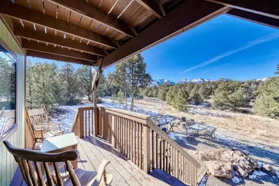 Image de The Sunset House Mountain View Cabin