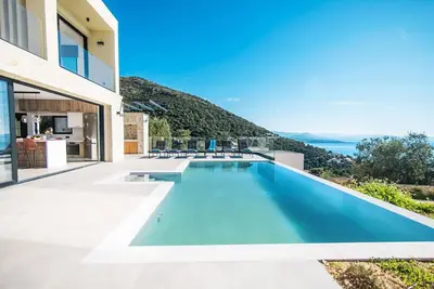 Image de Villa Nissaki View 2 by Villa Plus