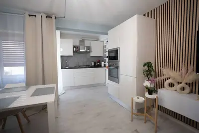 Image de Stylish and Comfortable 2-Bedroom Apartment with Private Balcony