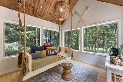 Image de Lakeside Getaway Theatre, Indoor Pool and Game Room