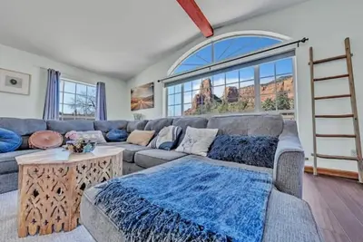 Image de New! Spacious, Game Room, PingPong, Yoga, Golf, Pb