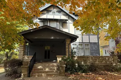 Image de Beautiful 4 Br/2 Bath home in elegant neighborhood. 3 blocks from DePauw Univ!