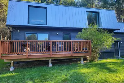 Image de \nModern Farmhouse in the Catskills on 5 acres of land. Ski resorts close by!