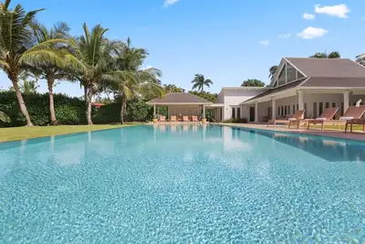 Image de Stunning 5 bdrm Oceanfront Oasis with Pool!