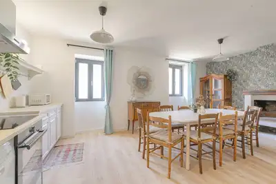 Image de Gîte La Terrasse, proche Cnpe et Via Rhôna, idéal pour les amoureux du vélo!