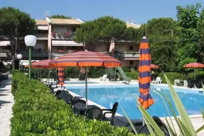 Image de M391 - Marcelli, three-room sea front apartment in a residence with swimming poo