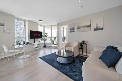 Image de Oasis Sauna, Pool, Hottub & Free Parking