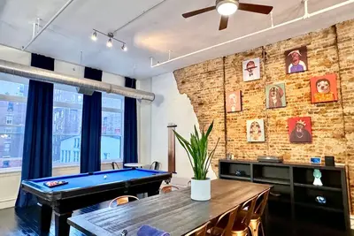 Spacious Downtown/Otr Penthouse in Historic District